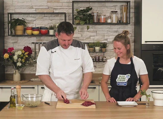 Tartare de boeuf, noisettes et crème de raifort